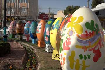 تخم مرغ های نوروزی امسال خمینی شهر چه شکلی رنگ شدند؟! 