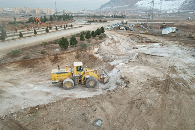 ادامۀ عملیات عمرانی میدان پدر